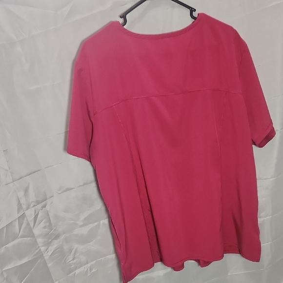 Source Unknown Crimson V-Neck Short Sleeve Tee - Picture 4 of 5